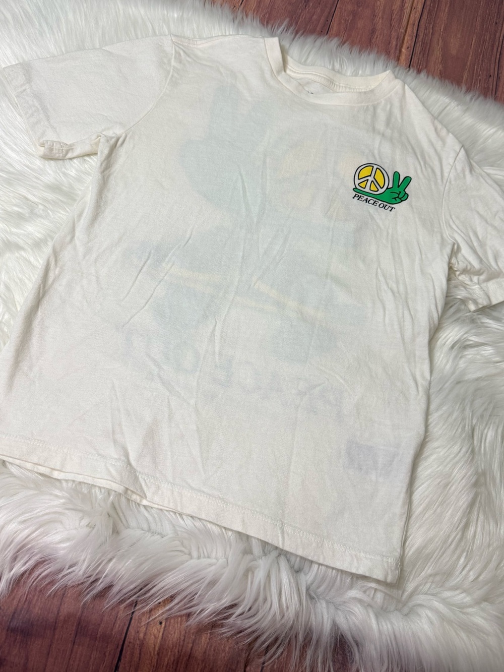 Old Navy White Graphic Short Sleeve Shirt - Boys Size M (8)